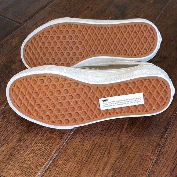 NWT Vans Metallic and Cream Skate Pros - Picture 3 of 5